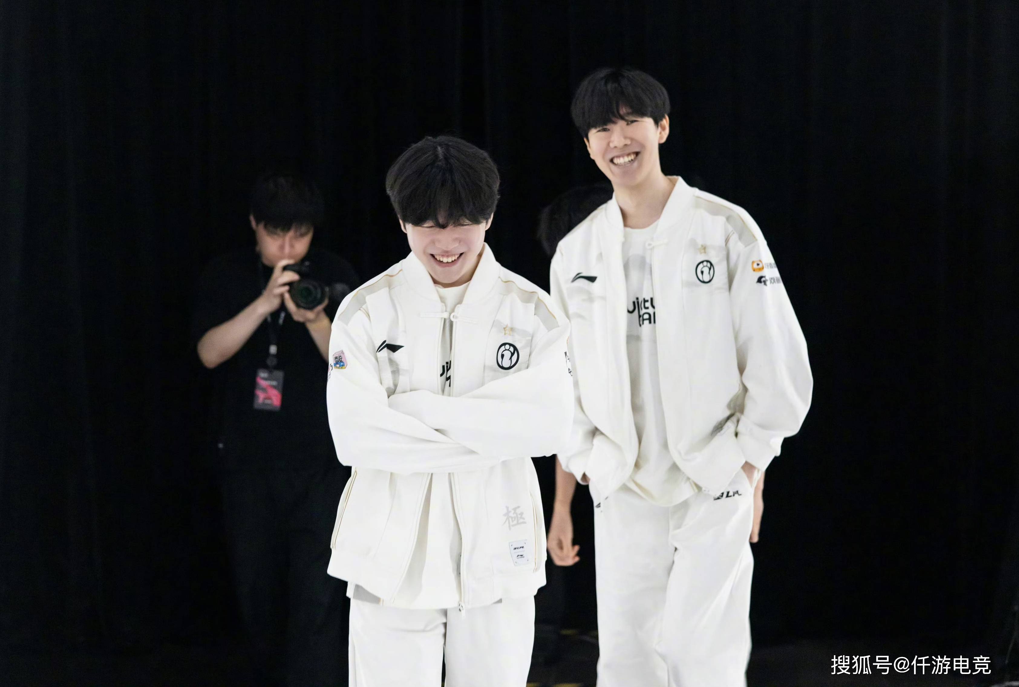 下多个篮板 下多个篮板