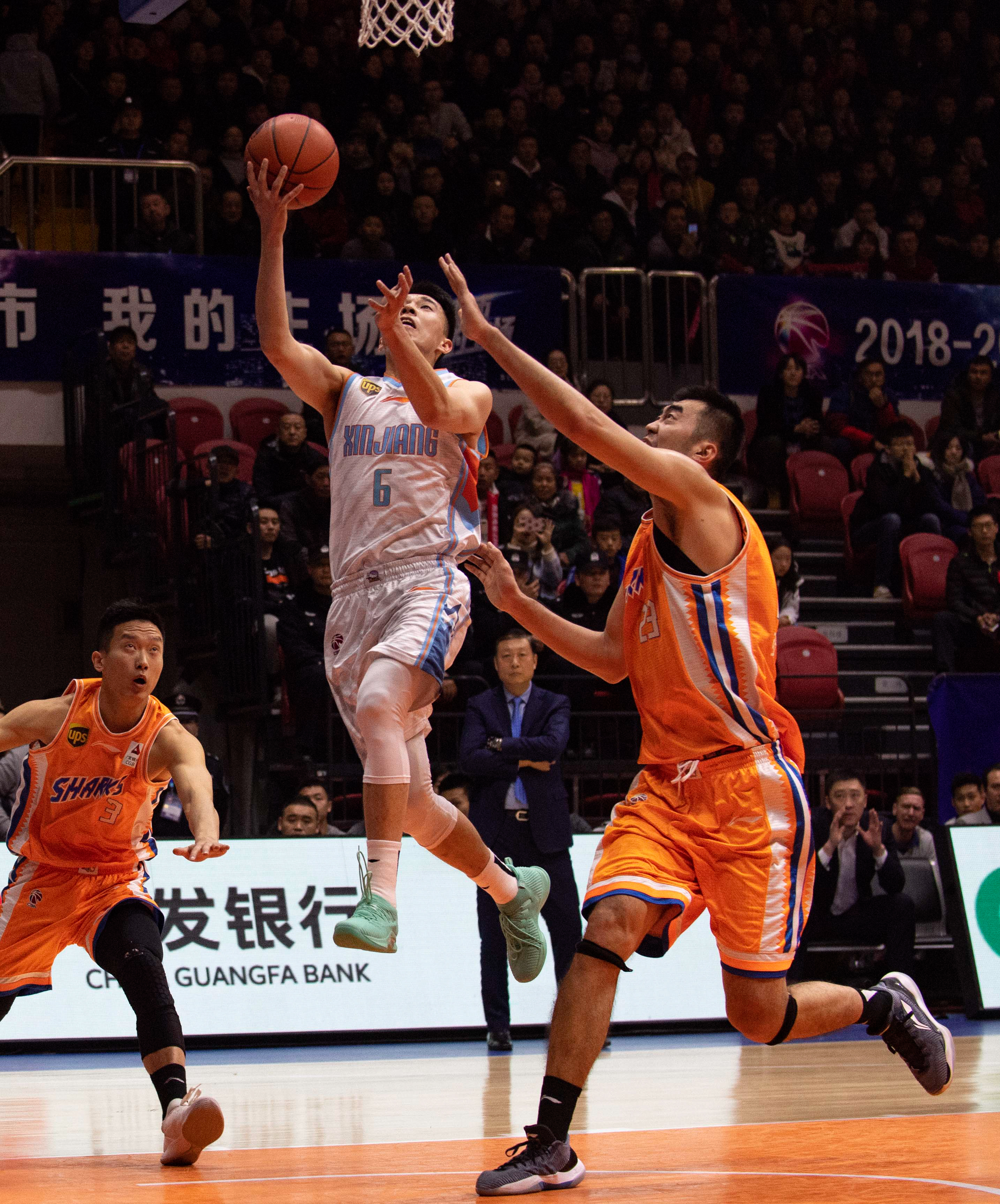 随着半决赛 随着半决赛