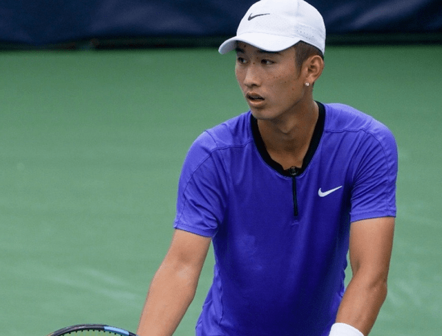 他被推荐给 他被推荐给